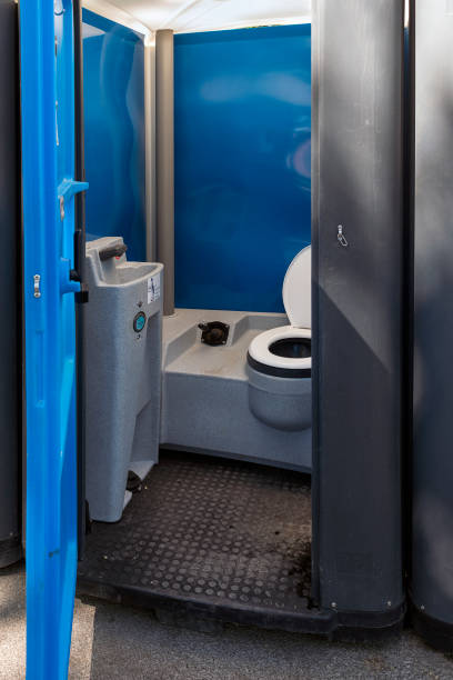 Portable Toilet Options We Offer in Talahi Island, GA